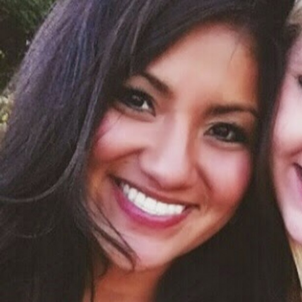 Meet your Posher, Carolina